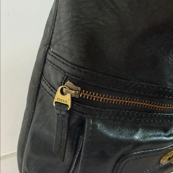 FOSSLI Leather Crossbody Bag - Picture 5 of 10